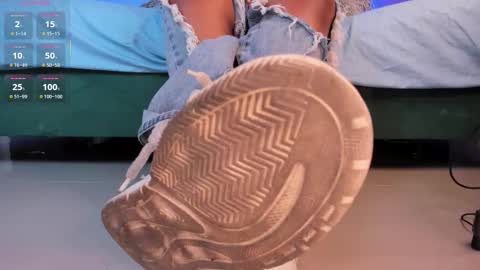 rosyejones online show from 10.11.25