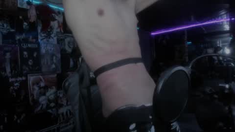 Snapshot of rotten_dreams chatting on 02.26.25 rot online show from 02.26.25