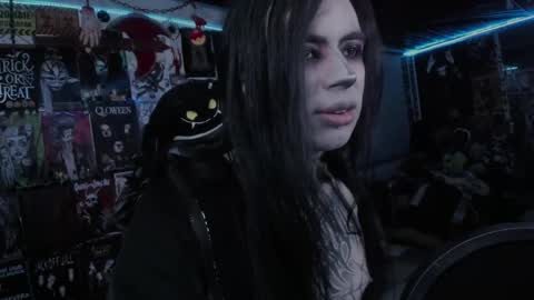 Snapshot of rotten_dreams chatting on 10.07.25 rot online show from 10.07.25