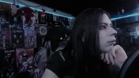 Snapshot of rotten_dreams chatting on 10.08.25 rot online show from 10.08.25