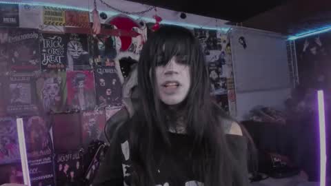 Snapshot of rotten_dreams chatting on 03.06.26 rot online show from 03.06.26
