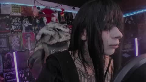 Snapshot of rotten_dreams chatting on 03.25.26 rot online show from 03.25.26