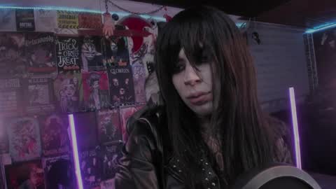Snapshot of rotten_dreams chatting on 04.04.26 rot online show from 04.04.26