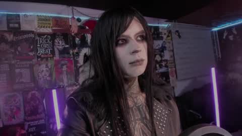 Snapshot of rotten_dreams chatting on 04.05.26 rot online show from 04.05.26