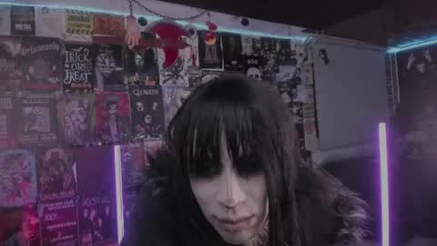 Snapshot of rotten_dreams chatting on 04.16.26 rot online show from 04.16.26
