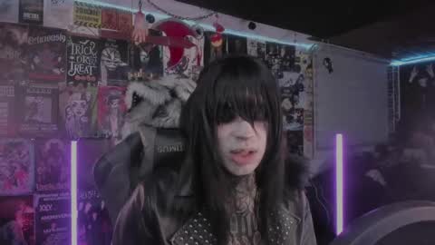 Snapshot of rotten_dreams chatting on 04.27.26 rot online show from 04.27.26