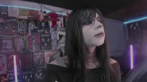 Snapshot of rotten_dreams chatting on 05.12.26 rot online show from 05.12.26
