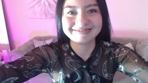 Snapshot of rousee_v chatting on 12.04.24 Rousee online show from 12.04.24