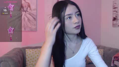 Snapshot of rousee_v chatting on 12.18.24 Rousee online show from 12.18.24