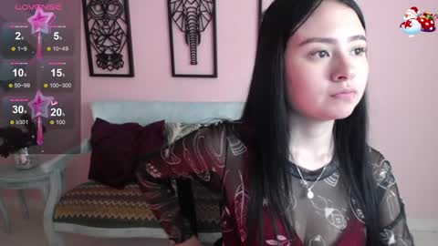 Snapshot of rousee_v chatting on 12.21.24 Rousee online show from 12.21.24