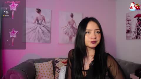 Snapshot of rousee_v chatting on 01.04.25 Rousee online show from 01.04.25