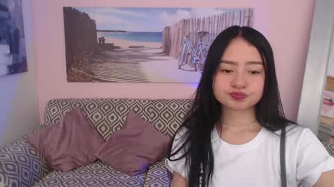 Snapshot of rousee_v chatting on 01.15.25 Rousee online show from 01.15.25