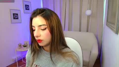 Snapshot of rousee_v chatting on 09.30.25 Rousee online show from 09.30.25