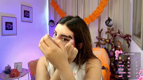 Snapshot of rousee_v chatting on 10.17.25 Rousee online show from 10.17.25