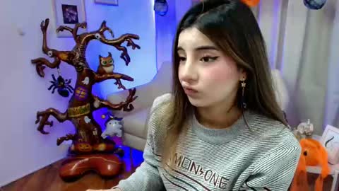 Snapshot of rousee_v chatting on 10.30.25 Rousee online show from 10.30.25