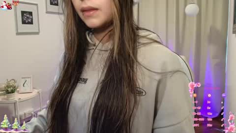 Snapshot of rousee_v chatting on 12.02.25 Rousee online show from 12.02.25