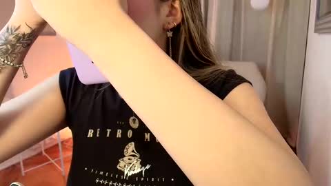 Snapshot of rousee_v chatting on 02.26.26 Rousee online show from 02.26.26