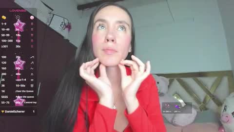 rousee_yarelds online show from 10.17.25