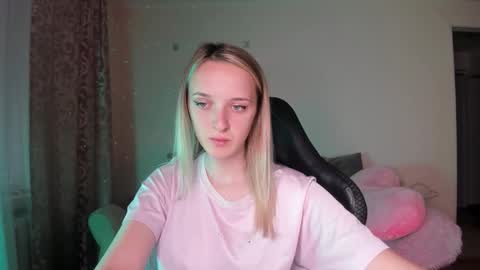 Snapshot of rousereed chatting on 09.17.25 Rouse online show from 09.17.25