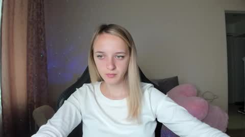 Snapshot of rousereed chatting on 09.20.25 Rouse online show from 09.20.25