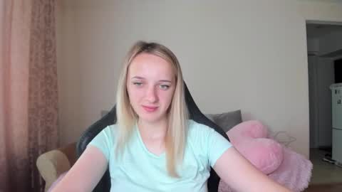 Snapshot of rousereed chatting on 09.21.25 Rouse online show from 09.21.25