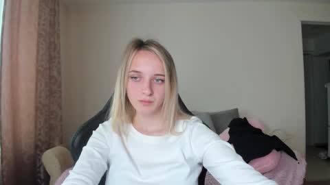 Snapshot of rousereed chatting on 09.22.25 Rouse online show from 09.22.25