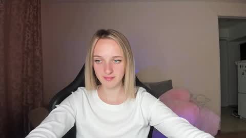 Snapshot of rousereed chatting on 09.24.25 Rouse online show from 09.24.25