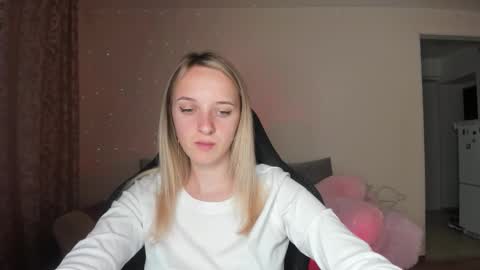 Snapshot of rousereed chatting on 09.25.25 Rouse online show from 09.25.25