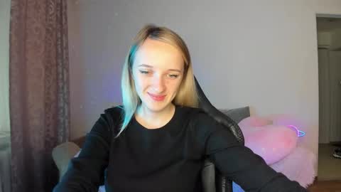 Snapshot of rousereed chatting on 09.29.25 Rouse online show from 09.29.25