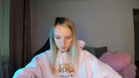 Snapshot of rousereed chatting on 10.01.25 Rouse online show from 10.01.25