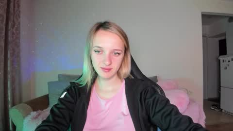 Snapshot of rousereed chatting on 10.05.25 Rouse online show from 10.05.25