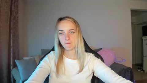 Snapshot of rousereed chatting on 10.06.25 Rouse online show from 10.06.25