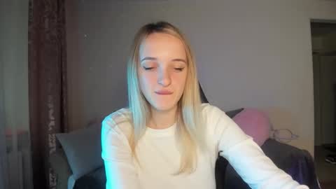 Snapshot of rousereed chatting on 10.11.25 Rouse online show from 10.11.25