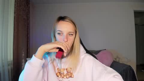 Snapshot of rousereed chatting on 10.17.25 Rouse online show from 10.17.25