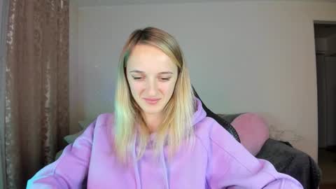 Snapshot of rousereed chatting on 10.21.25 Rouse online show from 10.21.25