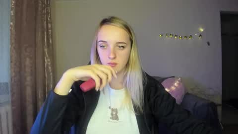 Snapshot of rousereed chatting on 10.24.25 Rouse online show from 10.24.25