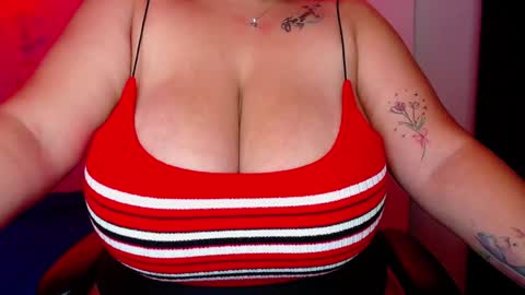 Snapshot of rousrossell_4 chatting on 01.04.25 Call me Rous  online show from 01.04.25
