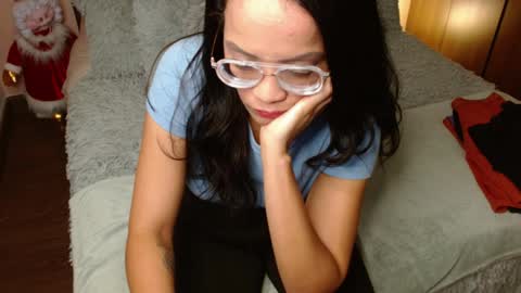 Snapshot of rouss_henao chatting on 12.21.24 Rouss marie henao online show from 12.21.24