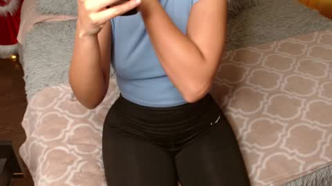 Snapshot of rouss_henao chatting on 12.23.24 Rouss marie henao online show from 12.23.24