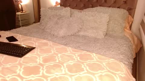 Snapshot of rouss_henao chatting on 10.07.25 Rouss marie henao  online show from 10.07.25