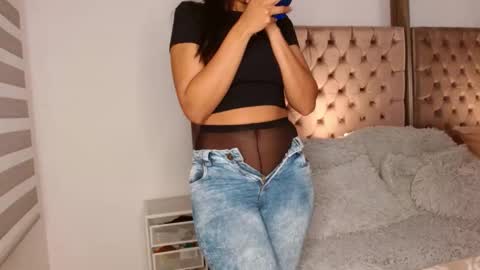 Snapshot of rouss_henao chatting on 10.13.25 Rouss marie henao  online show from 10.13.25