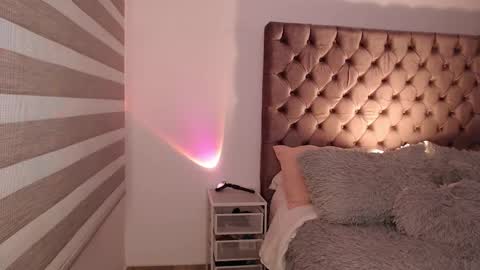 Snapshot of rouss_henao chatting on 10.15.25 Rouss marie henao  online show from 10.15.25