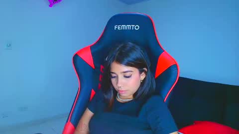 rousse_violet online show from 09.10.25