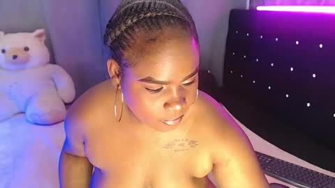 Snapshot of rouxe_lee chatting on 12.24.24 tania online show from 12.24.24