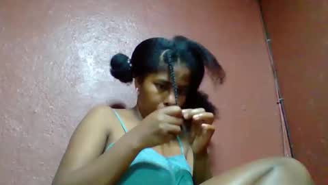 rovaelyah online show from 10.14.25