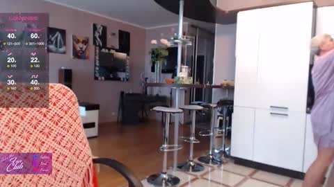 Roxana online show from 10.16.25