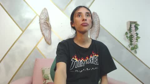 Snapshot of roxana_cyrano chatting on 02.04.25   online show from 02.04.25