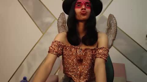 Snapshot of roxana_cyrano chatting on 02.20.25   online show from 02.20.25