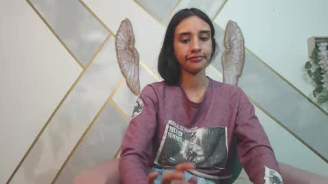 Snapshot of roxana_cyrano chatting on 02.25.25   online show from 02.25.25