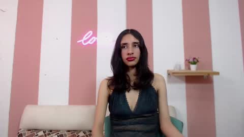 Snapshot of roxana_cyrano chatting on 03.03.25   online show from 03.03.25